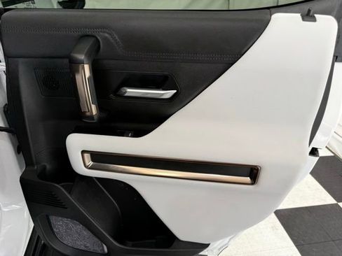 Used 2025 GMC Hummer EV 3X image 26