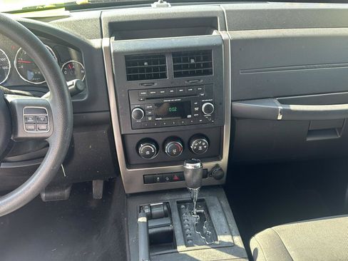Used 2012 Jeep Liberty Sport AWD/4WD image 10