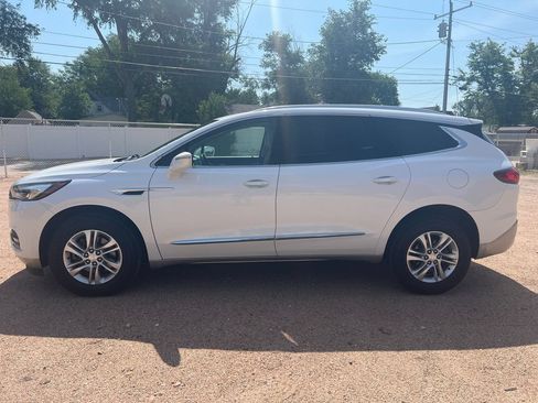 Used 2018 Buick Enclave Essence AWD/4WD image 4