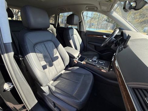 Used 2018 Audi Q5 2.0T Premium image 19