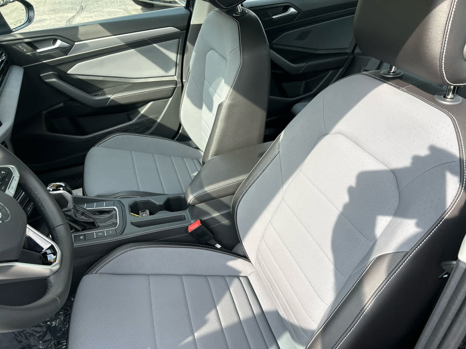 Used 2026 Volkswagen Jetta SE FWD image 13