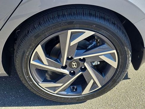 New 2026 Hyundai Elantra Limited FWD image 44