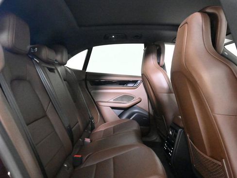 Certified 2025 Porsche Macan 4 Electric image 19