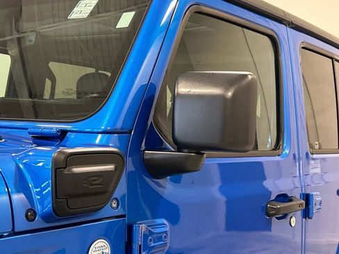 Used 2022 Jeep Wrangler Unlimited Sahara w/ Dual Top Group image 12