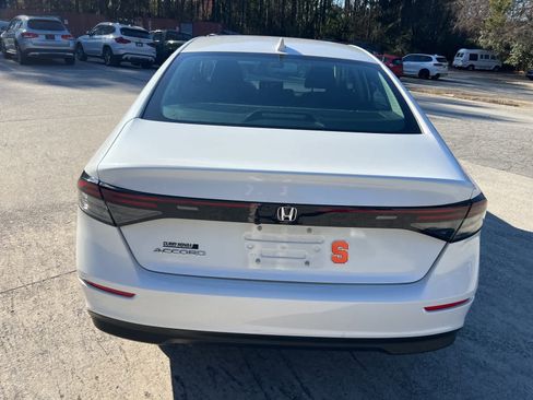 Used 2023 Honda Accord EX image 9