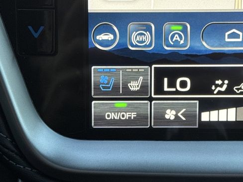 Used 2025 Subaru Outback Touring XT image 21