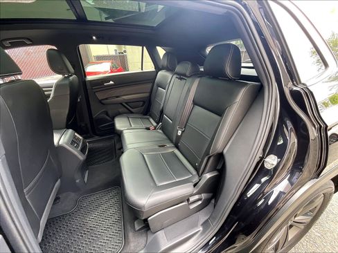 Certified 2022 Volkswagen Atlas Cross Sport SEL R-Line AWD/4WD image 25