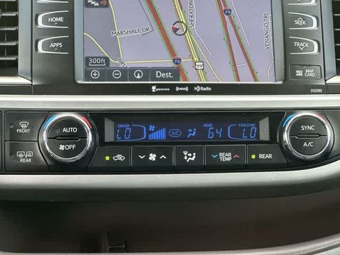 Used 2019 Toyota Highlander XLE AWD/4WD image 15