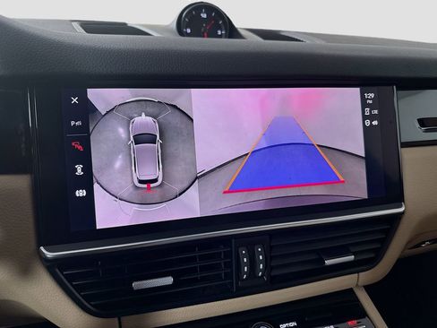 Certified 2023 Porsche Cayenne AWD/4WD image 17