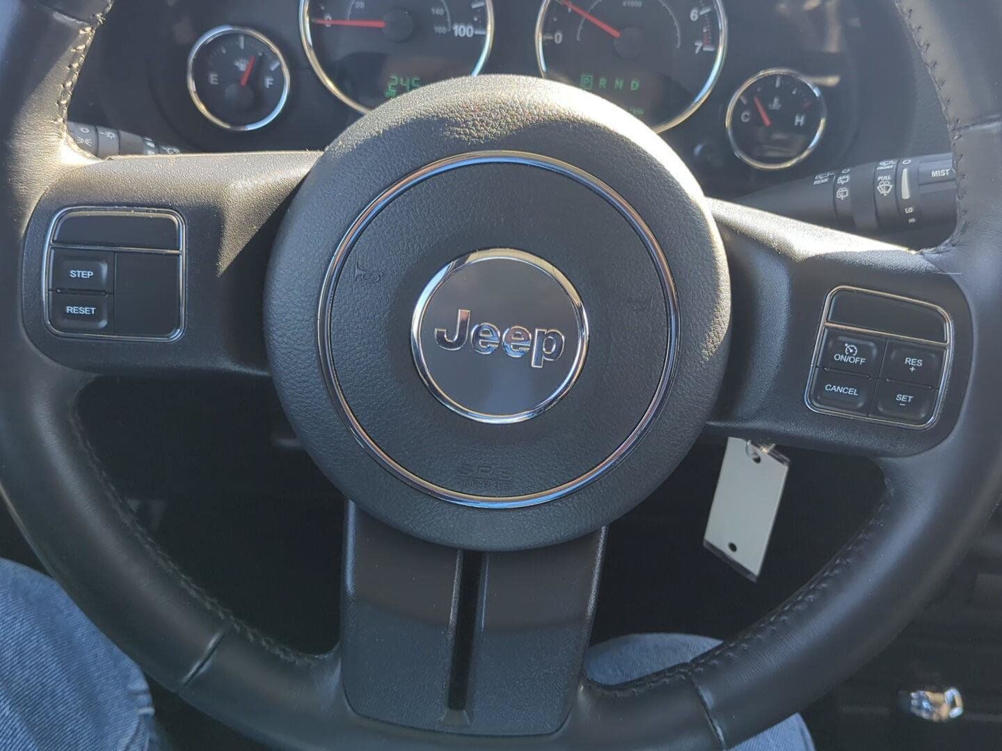 Used 2018 Jeep Wrangler Unlimited Sahara AWD/4WD image 15