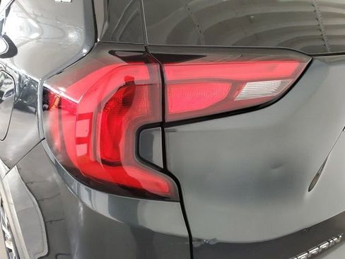 Used 2018 GMC Terrain SLT w/ Preferred Package AWD/4WD image 32