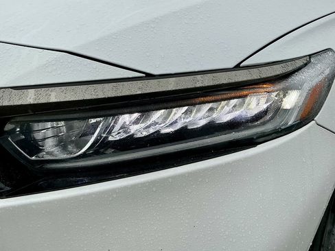 Used 2018 Honda Accord Sport image 10