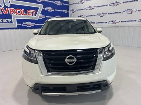 Used 2024 Nissan Pathfinder SL w/ SL Premium Package AWD/4WD image 9