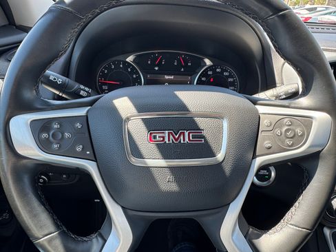 Used 2024 GMC Terrain SLT FWD image 29