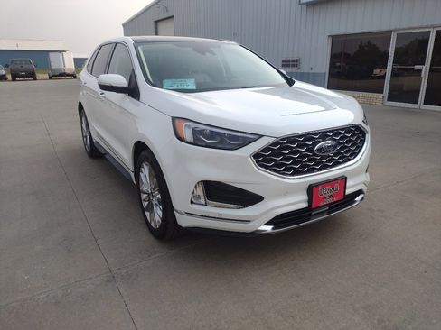 Used 2022 Ford Edge Titanium w/ Equipment Group 301A AWD/4WD image 4