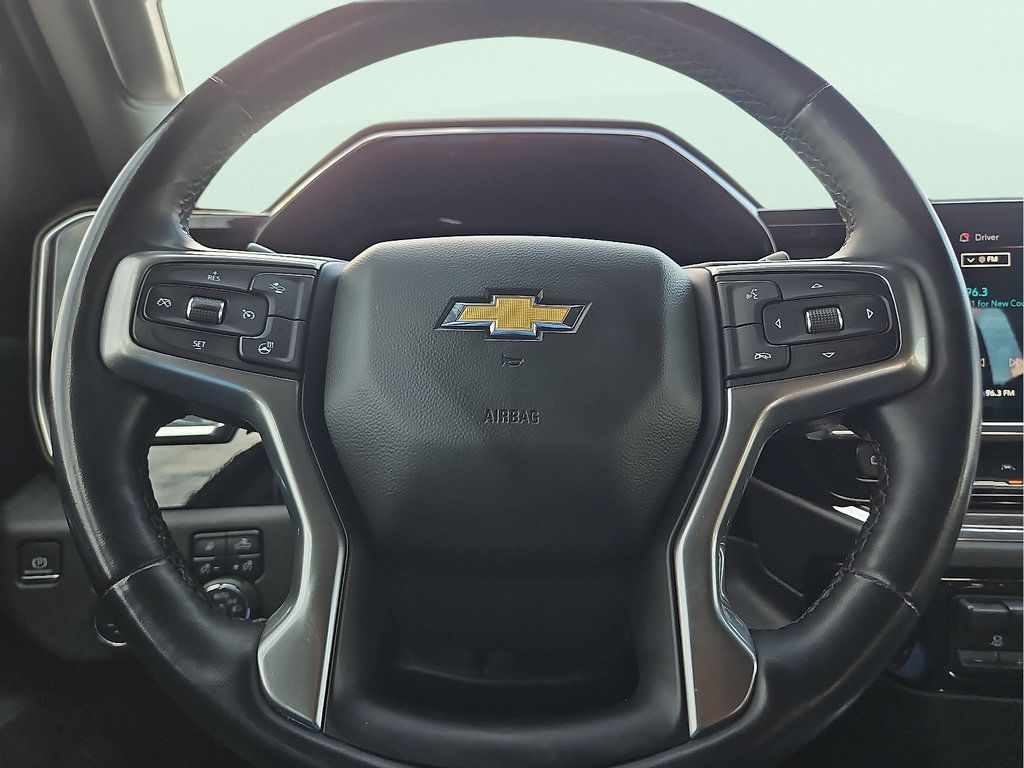 Used 2023 Chevrolet Silverado 1500 LTZ AWD/4WD image 19