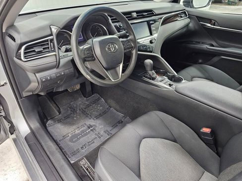 Used 2018 Toyota Camry LE image 31