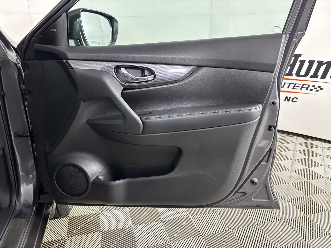 Used 2016 Nissan Rogue SL w/ SL Premium Package AWD/4WD image 32