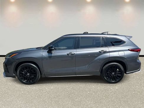 Used 2023 Toyota Highlander XSE FWD image 8