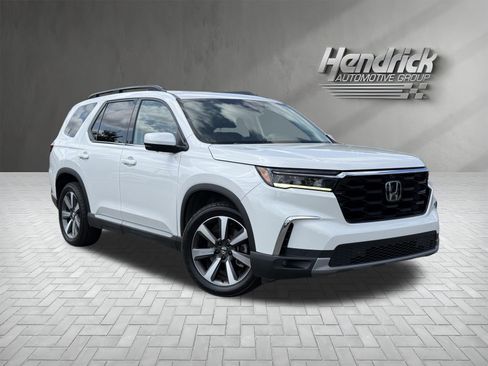 Used 2023 Honda Pilot Elite image 2