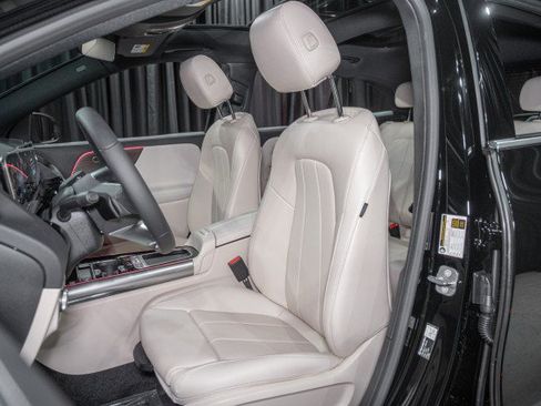 Certified 2026 Mercedes-Benz GLA 250 image 11