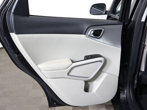 Used 2023 Kia Soul LX FWD image 21