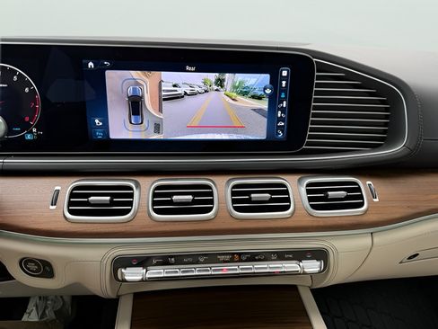 Used 2024 Mercedes-Benz GLS 450 4MATIC image 20