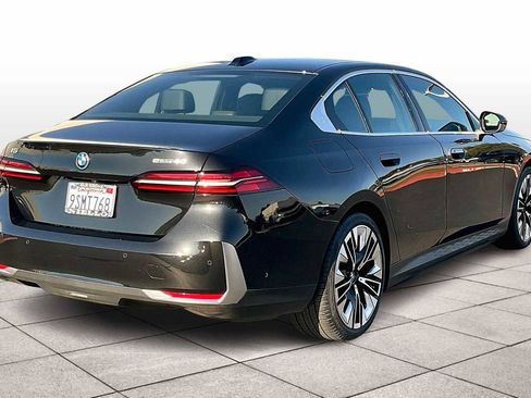 Used 2024 BMW i5 eDrive40i w/ Premium Package image 16