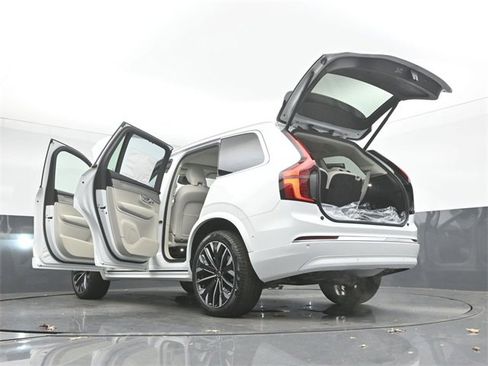 New 2026 Volvo XC90 B6 Ultra image 57