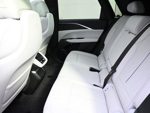 New 2025 Cadillac Lyriq Sport image 21