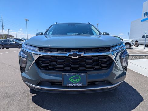 Certified 2026 Chevrolet Trax LT w/ LT Convenience Package FWD image 3