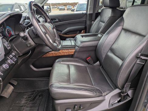 Used 2019 Chevrolet Suburban Premier image 10