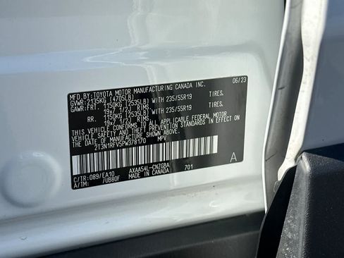 Used 2023 Toyota RAV4 Limited AWD/4WD image 32