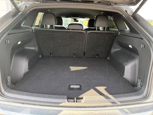 Used 2025 Volkswagen Atlas Cross Sport SE AWD/4WD image 35