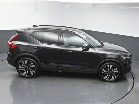 Used 2025 Volvo XC40 B5 Ultra image 50