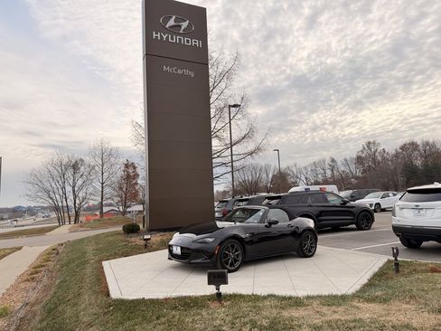 Used 2016 MAZDA MX-5 Miata Grand Touring image 3
