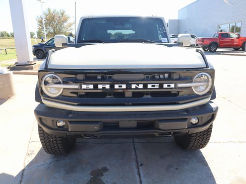 New 2025 Ford Bronco Outer Banks w/ Sasquatch Package image 10