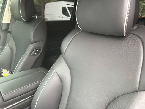 Used 2025 Genesis GV80 2.5T Prestige AWD/4WD image 19