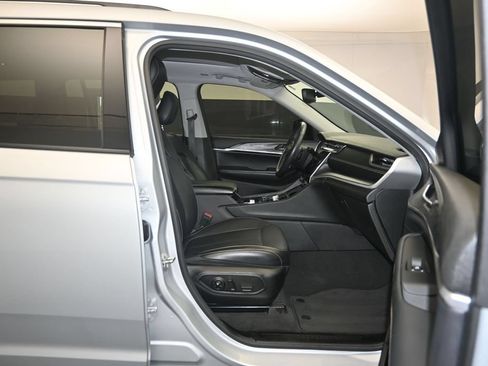 Used 2021 Jeep Grand Cherokee L Limited RWD image 30