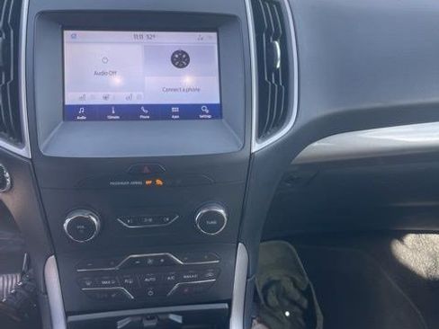 Used 2020 Ford Edge SEL w/ Convenience Package image 2