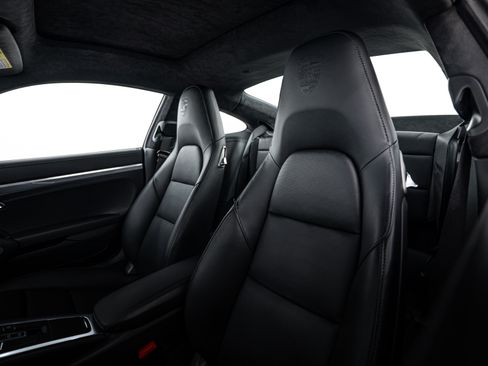 Certified 2019 Porsche 911 Carrera 4S image 22