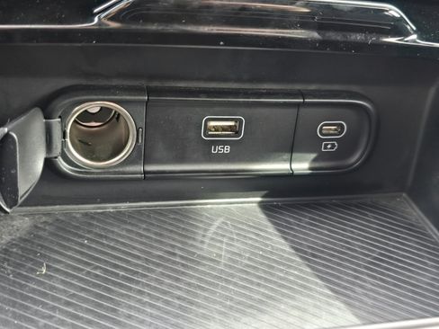 Used 2025 Kia Sportage LX FWD image 28
