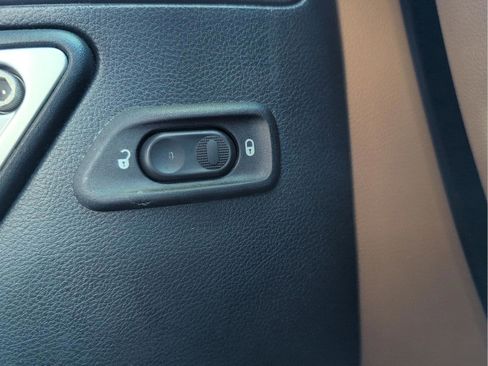 Certified 2016 Jeep Wrangler Sahara w/ Mopar Chrome Edition Group image 15