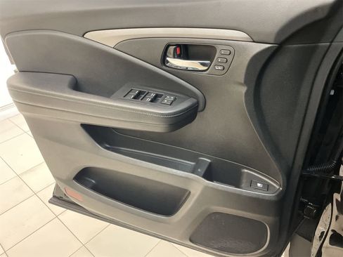 Used 2025 Honda Ridgeline RTL image 16