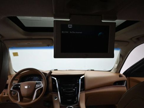 Used 2016 Cadillac Escalade Platinum AWD/4WD image 24