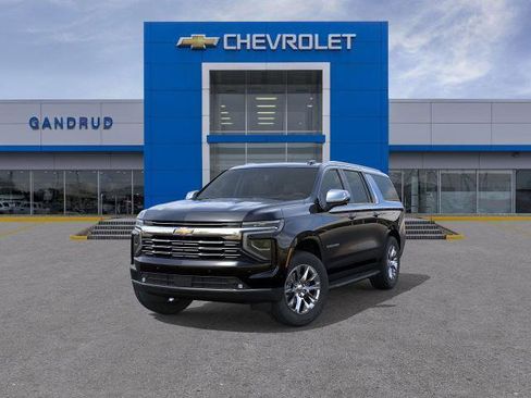 New 2026 Chevrolet Suburban Premier image 32