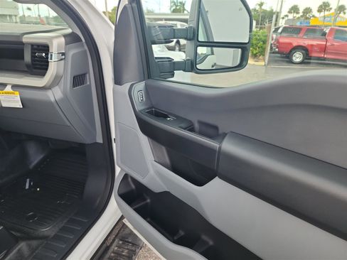 New 2025 Ford F250 XL w/ XL Chrome Package image 24