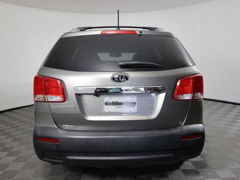 Used 2011 Kia Sorento LX w/ Convenience Pkg AWD/4WD image 3