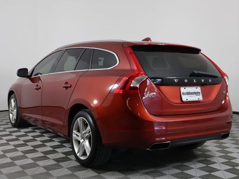 Used 2015 Volvo V60 T5 Premier image 4