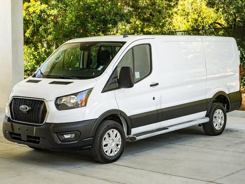 Used 2024 Ford Transit 250 Low Roof w/ Exterior Upgrade Package RWD image 3